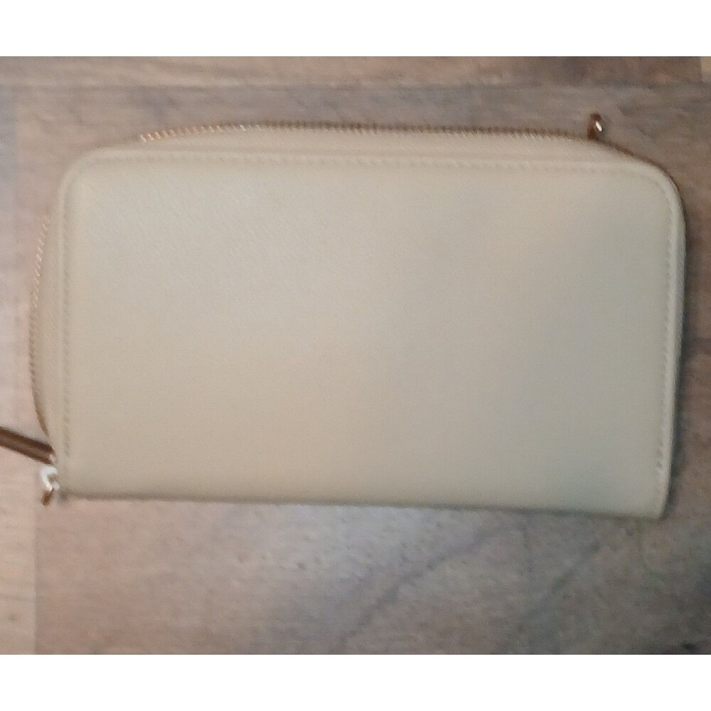Thirty-One Wallet - Picture 2 of 7
